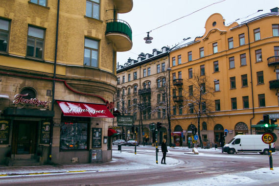 Take in the scenery. As you can see - the snow turns the the city in a magical wonderland so enjoying the sight can be absolutely wonderful - and very insta-friendly! Haha! In other words, shut up and enjoy it.