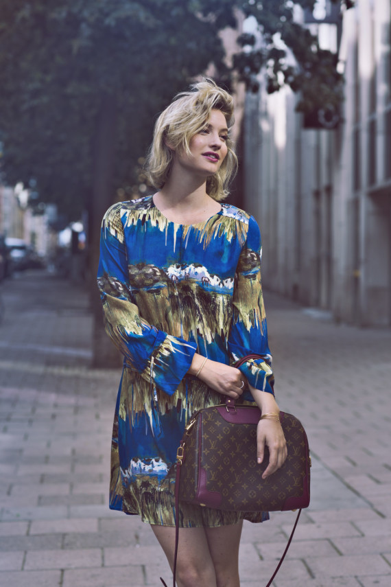 printed-cotton-dress-and-other-stories-tibi-bow-heels-louis-vuitton-new-season
