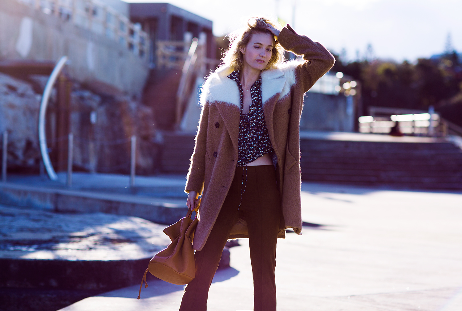 70s-style-suede-flares-print-bucket-bag-furry-coat-brown