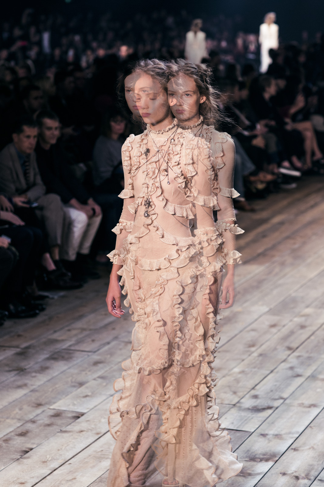 Alexander McQueen SS16 3