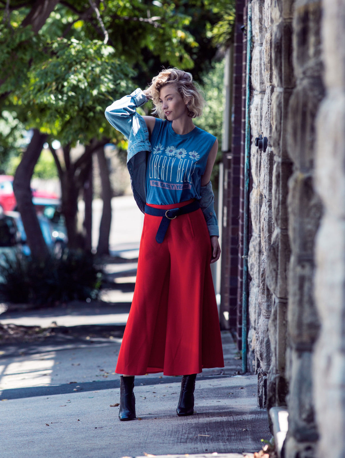wide-leg-trouser-red-perfect-denim-jacket-vintage-tee-topshop-streetstyle