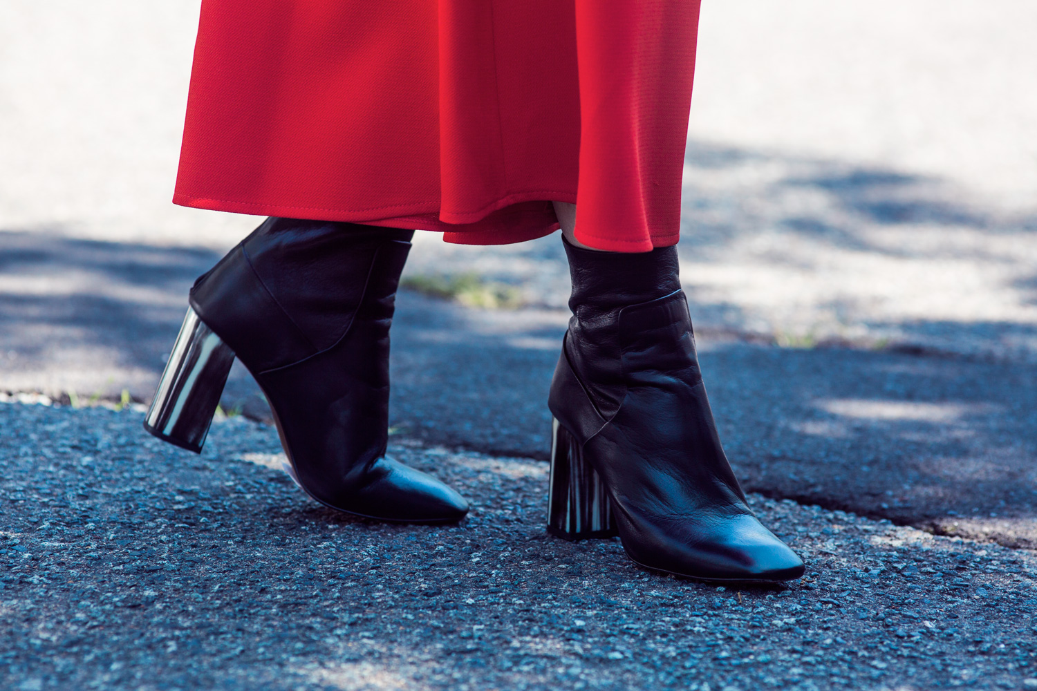 wide-leg-trouser-red-perfect-winter-boot-denim-jacket-vintage-tee-topshop