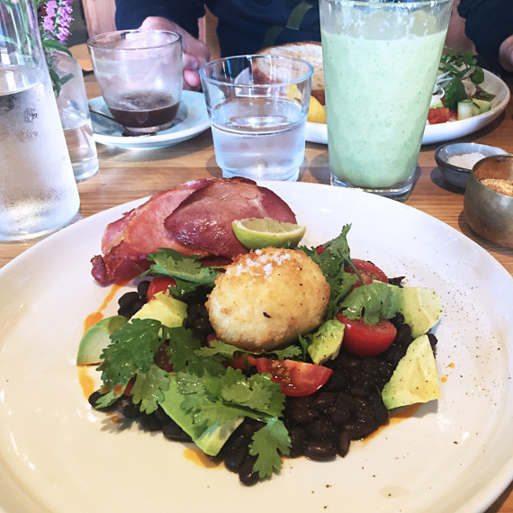 Harrys-Bondi-breakfast